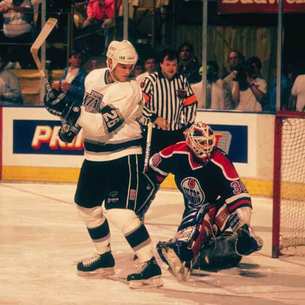 Murray Hone: Life, Hockey Career & Evangeline Lilly Connection 2 Murray-Hone-Playing-Ice-Hockey