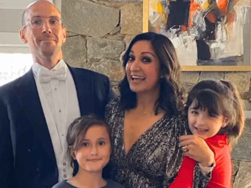 Amna Nawaz With Huband Paul Werdle and Daughters