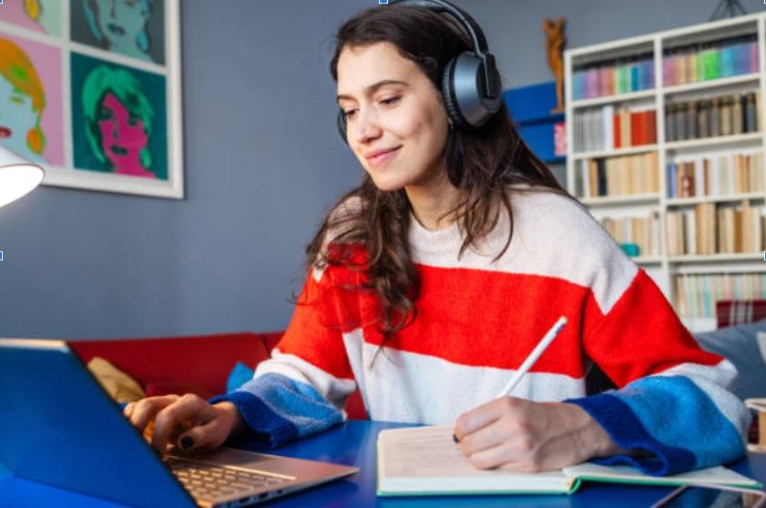 How GCSE Psychology Online Courses Encourage Independent Learning and Deeper Curiosity 4 Deeper Engagement Through Personal Relevance