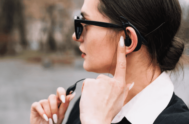 The Evolution of Wireless Audio: Understanding Bluetooth Headsets 1 Evolution of wireless audio