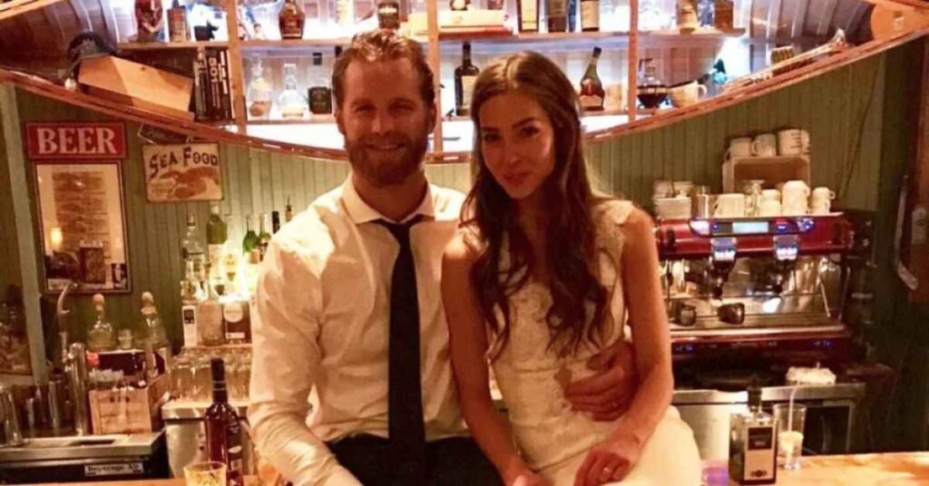 Why the Couple Chooses Absolute Privacy