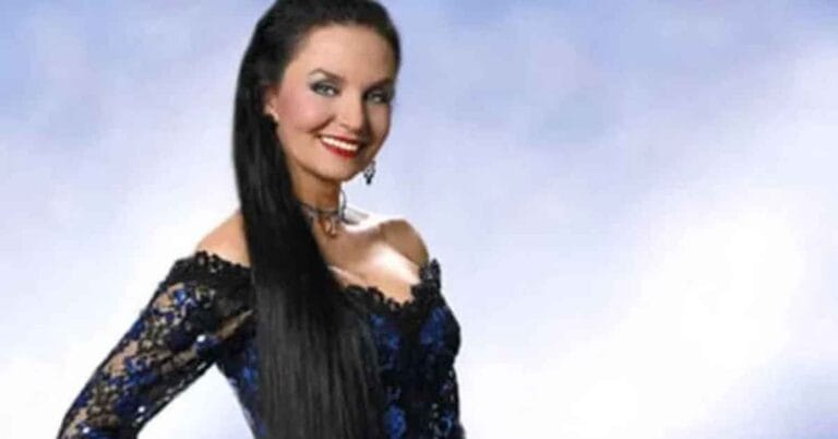 Who is Catherine Clare Gatzimos? Inside the Life of Crystal Gayle’s Daughter