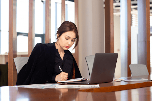 What Tasks Can a Virtual Assistant for Lawyers Handle? 2 What Tasks Can a Virtual Assistant for Lawyers Handle?