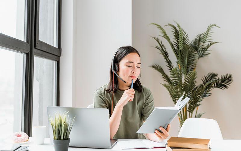 Virtual Assistant Outsourcing: Why Hire a Virtual Assistant for Long-Term Efficiency